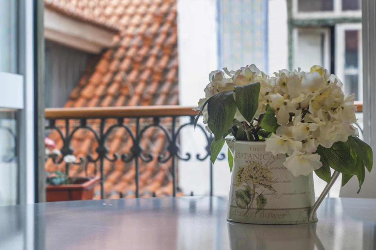 Chic Urban Retreat At Downtown With Balcony & Views Apartment Lisbon Bagian luar foto