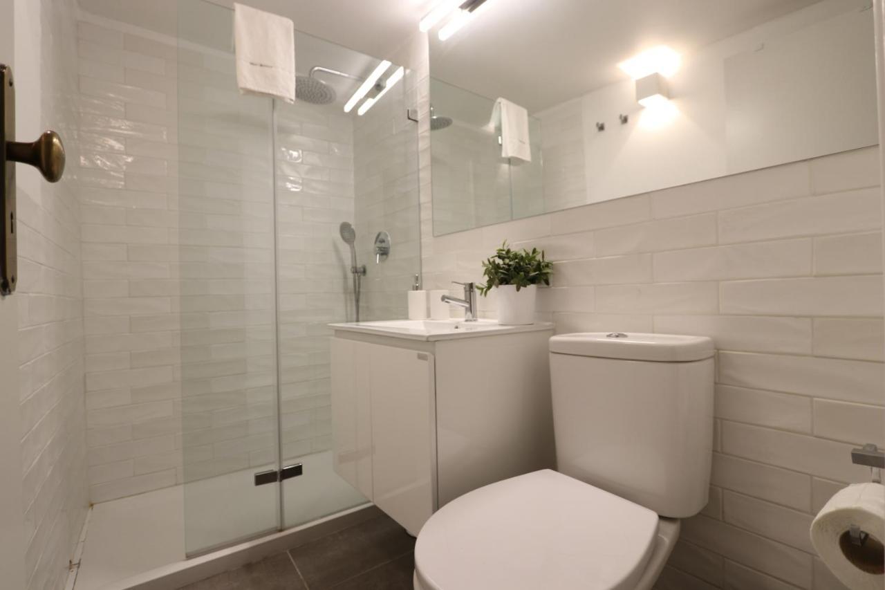Chic Urban Retreat At Downtown With Balcony & Views Apartment Lisbon Bagian luar foto