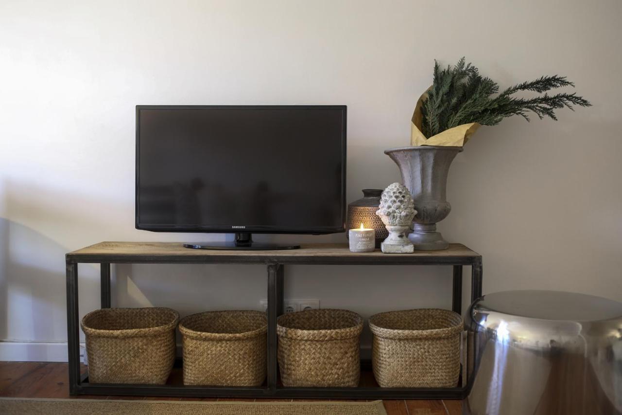 Chic Urban Retreat At Downtown With Balcony & Views Apartment Lisbon Bagian luar foto