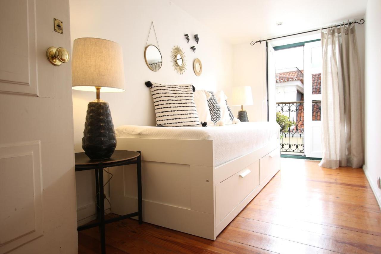 Chic Urban Retreat At Downtown With Balcony & Views Apartment Lisbon Bagian luar foto