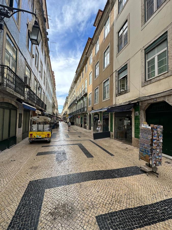 Chic Urban Retreat At Downtown With Balcony & Views Apartment Lisbon Bagian luar foto