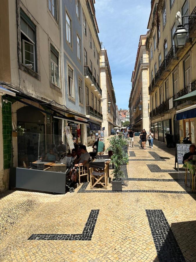 Chic Urban Retreat At Downtown With Balcony & Views Apartment Lisbon Bagian luar foto